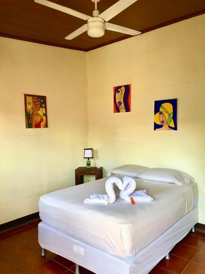 Casa Lula Leon Hostal ภายนอก รูปภาพ